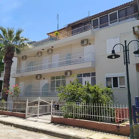 Chez Effie 2 * Kamena Vourla